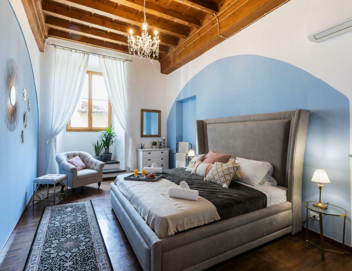 Historic Center Palace - Huge 4 Bedrooms Santa Croce Apartment - By LikehomeFlorencia Exterior foto